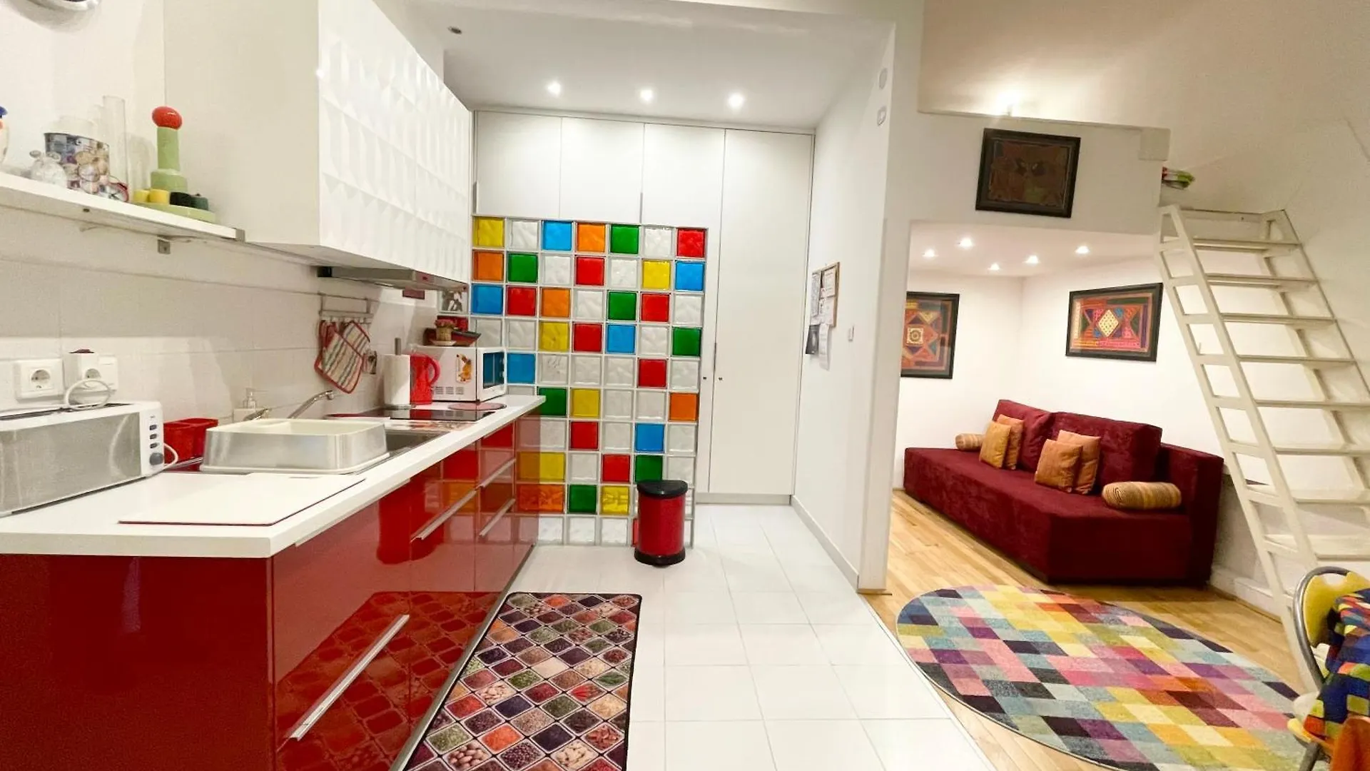 Rainbow Pearl Apartment At St Stephen' S Basilica Ungern