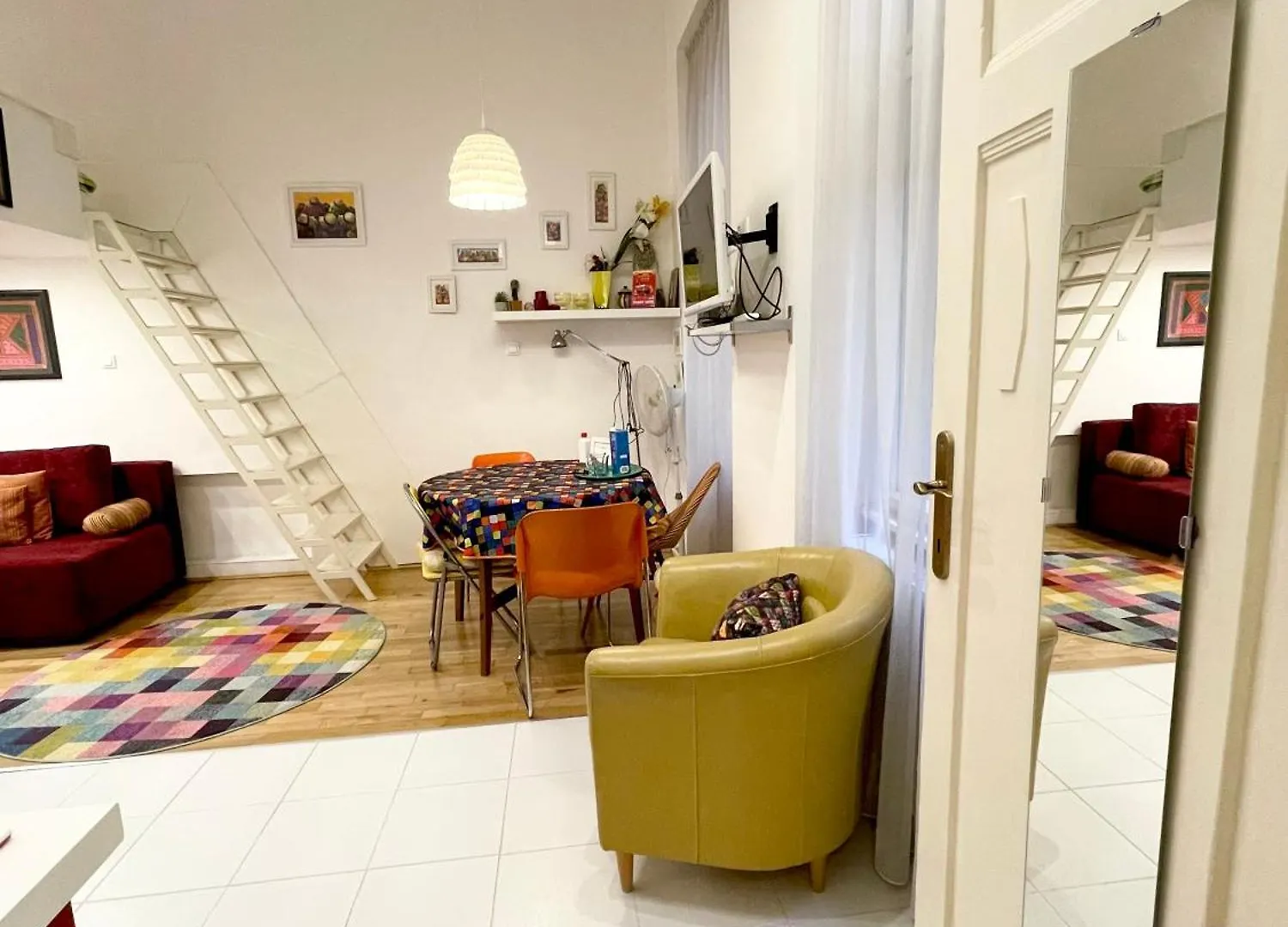 Rainbow Pearl Apartment At St Stephen' S Basilica Ungern