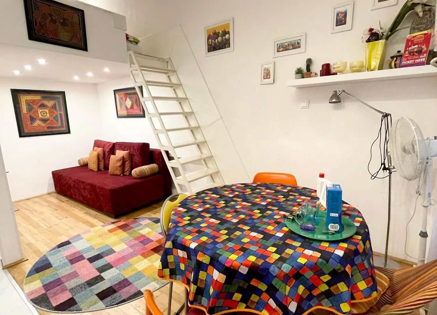 Rainbow Pearl Apartment At St Stephen' S Basilica